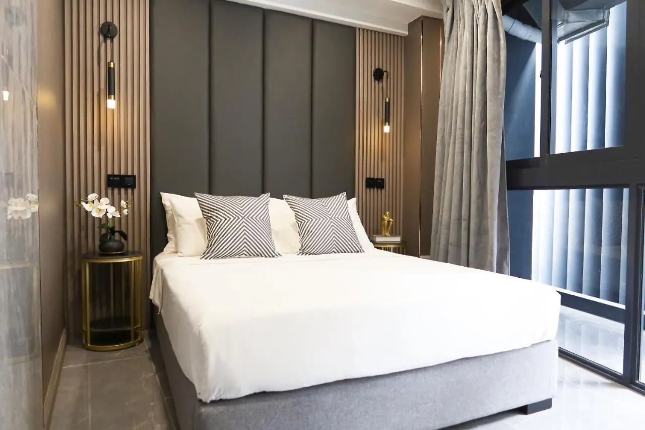R Residences Singapore 0*,