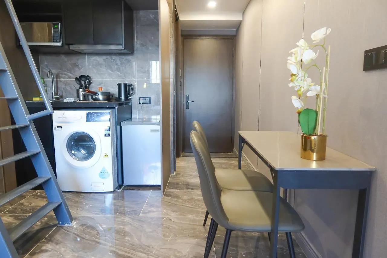 R Residences Singapore 0*,