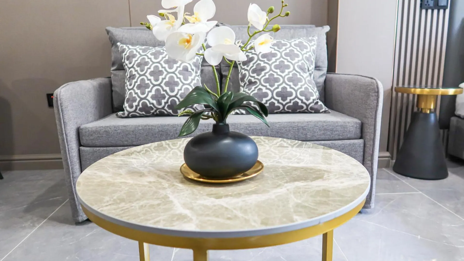 R Residences Singapore 0*,